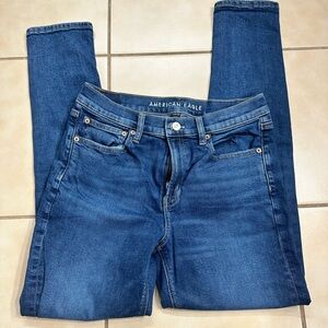 American Eagle 90’s skinny jeans size 6